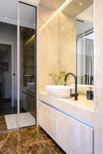 Studio Apartment image 3