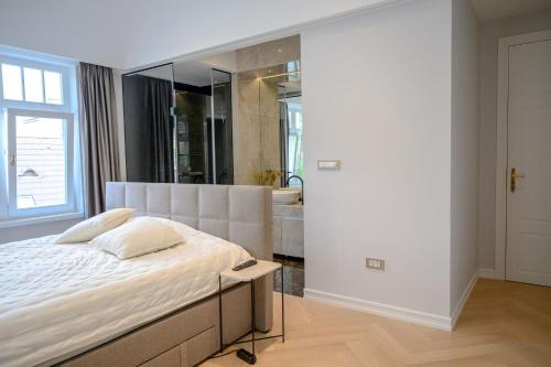 Studio Apartment image 2