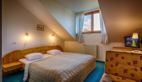 1 double bed, 1 sofa bed