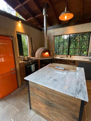 Kitchen, Guestlands Italia B&B near Berowra Village Pharmacy