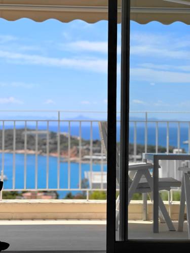 Raise Riviera Panoramic Sea View apartment, Ateny