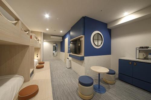 room detail thumbnail 1