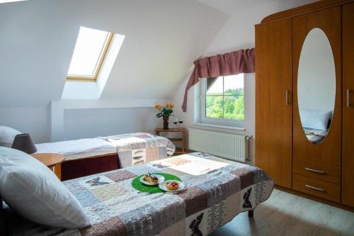 3 twin beds