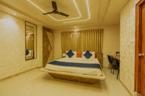 5 bedrooms, 11 beds