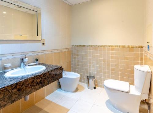 LUXFolio Retreats - Spacious and Luxurious Suite - image 8
