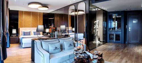 Pezsgőfürdő, Lords Palace Hotel SPA Casino in Girne