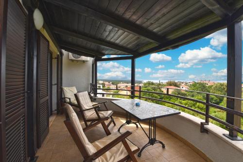 Apartment image 10