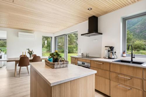 บริการและสิ่งอำนวยความสะดวก, Jordeplegarden holiday home - Part of a farm - Two buildings - Close to Flåm (Jordeplegarden holiday home - Part of a farm - Two buildings - Close to Flam) in เลอดาล