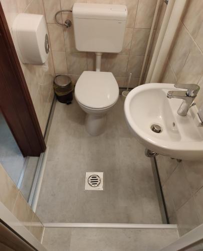 Hotel Oswaldo - image 6