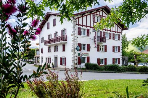 Viesnīcas āriene, Logis Hôtel Restaurant Espelletenia (Logis Hotel Restaurant Espelletenia) in Larceveau-Arros-Cibits