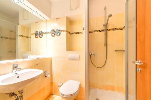 Apartment image 8