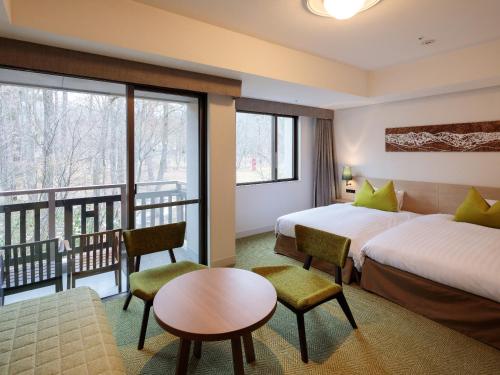 Standard Twin Room with Balcony