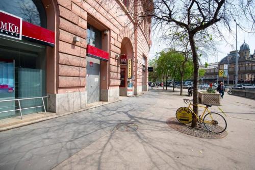 Very Central - Sunny - Comfy, Budapest (photo 7)