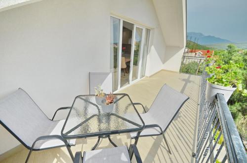 Balcony/terrace, Sun Apartment in Milovici
