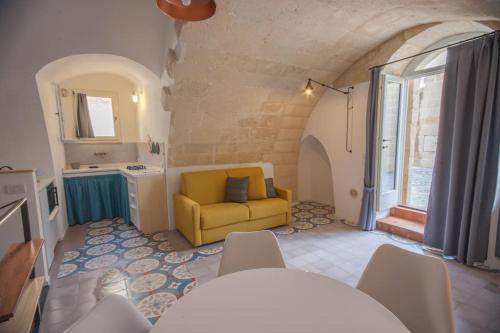 Nel cuore dei Sassi, calda e raffinata caverna