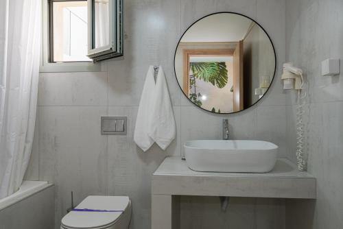 Angela Studios & Apartments - image 13