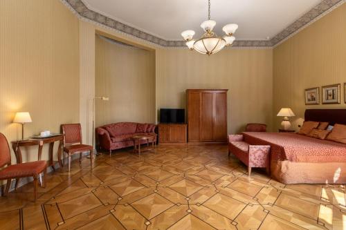 The Benjamin House Room Type - Deluxe Double Room with Balcony