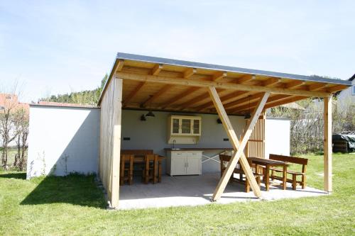 Cerveny Stylovy Apartman 3 km od Male Skaly in Koberovy