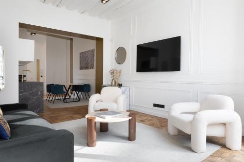 Pick A Flat's Apartment in Louvre - Croix des Petits Champs, Paris