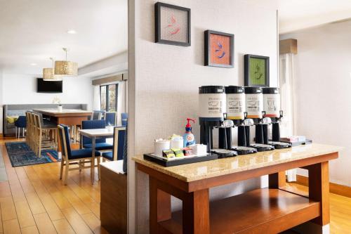 Hampton Inn Sacramento/Rancho Cordova - image 7