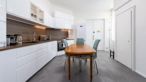 Palisady Charm - Stylish High Ceiling, Downtown, Parking, Братислава (фото 11)