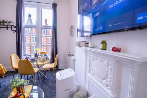 1-Bedroom Flat in London's Top Shopping District 6GC - image 9