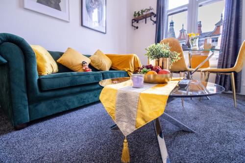 1-Bedroom Flat in London's Top Shopping District 6GC - image 6