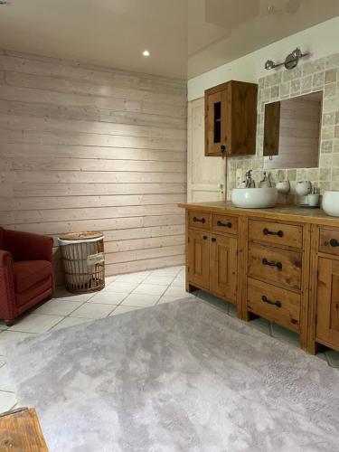 Vannas istaba, Maison La Glycine domaine viticole de 1 à 8 personnes (Maison La Glycine domaine viticole de 1 a 8 personnes) in Pauligne