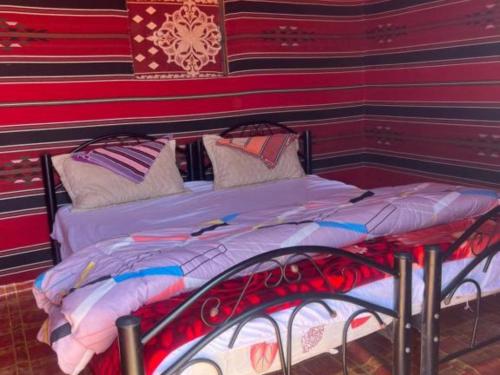 Standard Double Room with Shared Bathroom image 10
