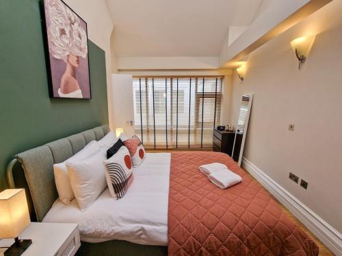 3 Bed Piccadilly Duplex City Centre, Manchester (photo 10)