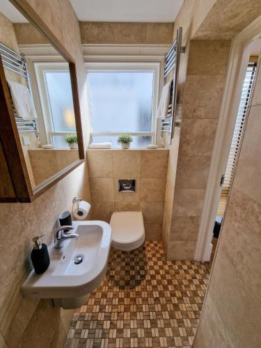 3 Bed Piccadilly Duplex City Centre, Manchester (photo 11)