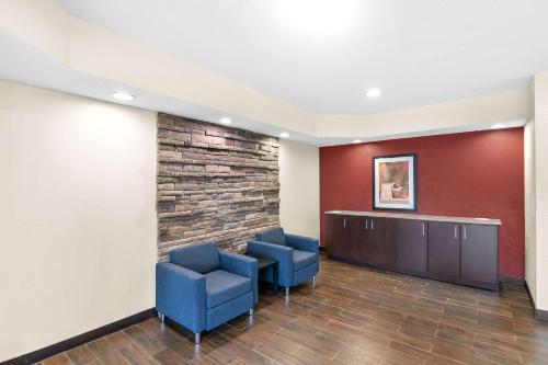 Red Roof Inn Glens Falls - Lake George - image 13