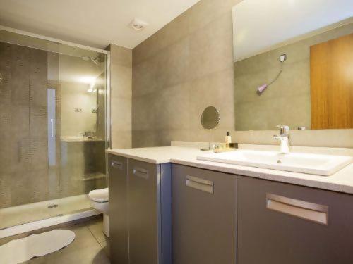 One-Bedroom Apartment image 8