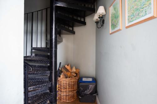 Cheltenham Cottage - image 4