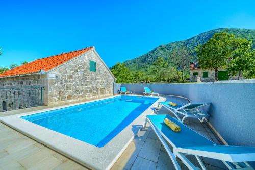 Viesnīcas āriene, Villa Roglić - Pool, Tennis & Pets welcome I Makarska Riviera (Villa Roglic - Pool, Tennis & Pets welcome I Makarska Riviera) in Zupa