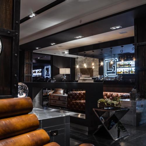 M1 Club Hotel - image 10