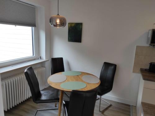 One-Bedroom Apartment image 10