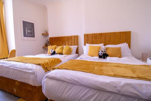 Luxurious Apartments on Oxford Street - image 6