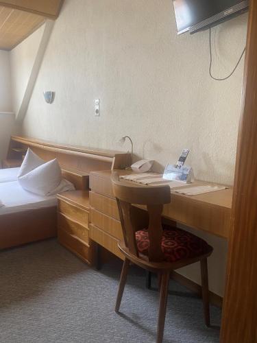 3 twin beds
