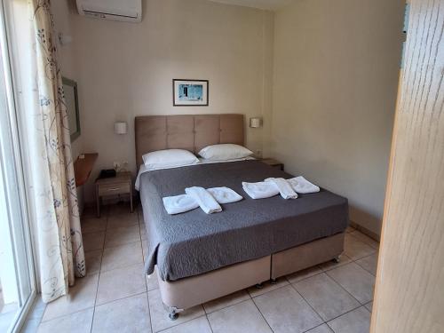 2 bedrooms, 4 beds