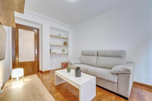  Vistabella 2 by Clabao in Pamplona