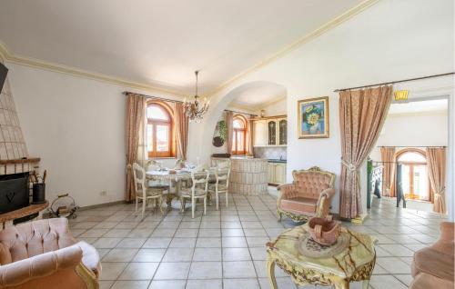 Villa Girasole in Fondo Morte