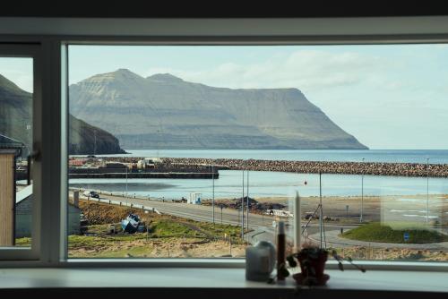 Aussicht, Nyrenoveret, moderne,hyggeligt hus in Leirvík
