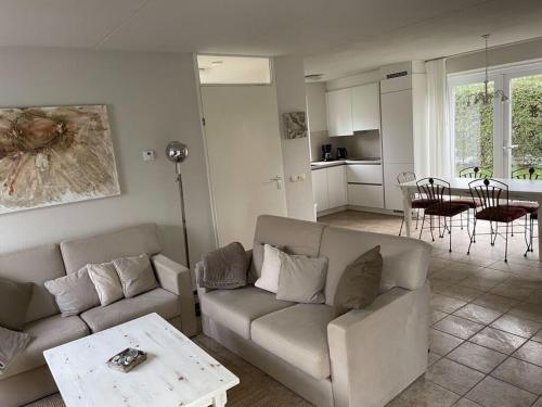 設施, on the lake Comfortable holiday residence in 金帕蘭