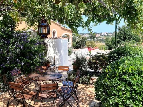 Létesítmények, in the Finca Caroline in La Xara