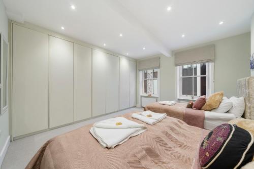 Chic 2 Bed Maisonette in Mayfair 32A - image 11