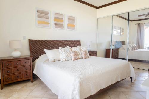 Luxury, ocean view, 3-bedroom condo @ Los Sueños, Herradura (foto 8)