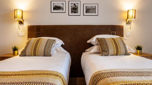 2 twin beds