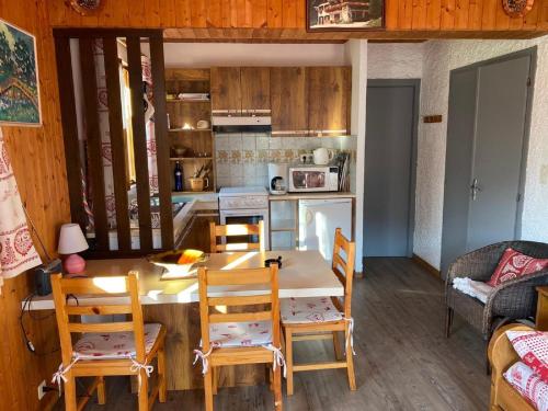 Studio 2 Pers. Châtel, 200m Télésiège, Terrasse, WIFI, Animaux admis - FR-1-676-157, Châtel (foto 7)