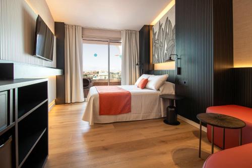 Golden Port Salou & Spa in Capellans